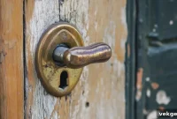 Unlock Solutions: Repairing Locks & Replacing Keys