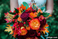 Autumn’s First Blooms: Crafting Stunning September Arrangements