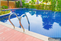 4 Pro Secrets for a Sparkling Pool