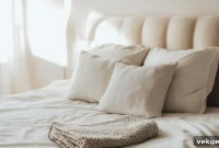 Stylish Pillow Arrangements for Queen Beds