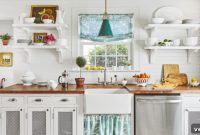 12 Coastal Kitchen Inspirations for a Perfect Beach House Getaway