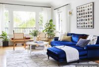 22 Creative Ways to Decorate a Living Room with a Blue Velvet Sofa