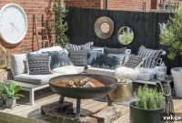 Spray Paint Magic: Quick Garden Transformations