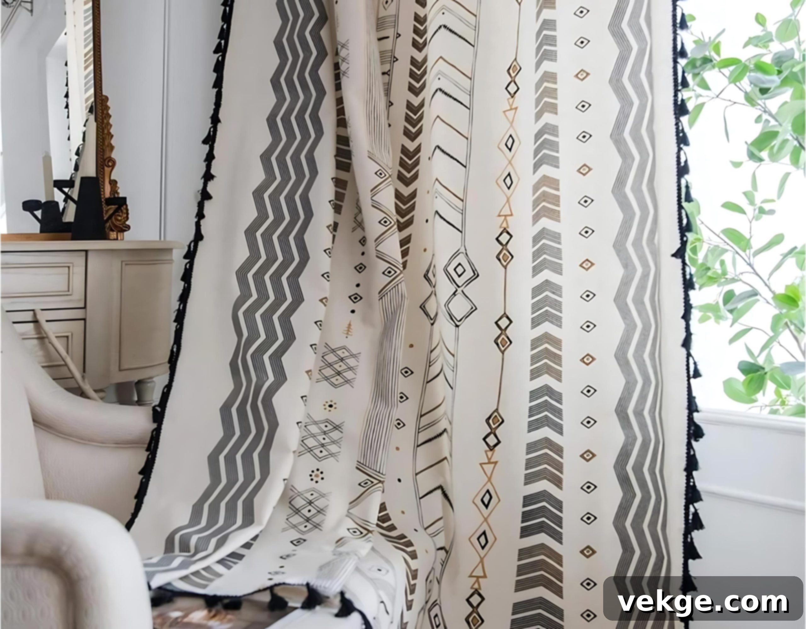 Geometric_Patterned_Curtains