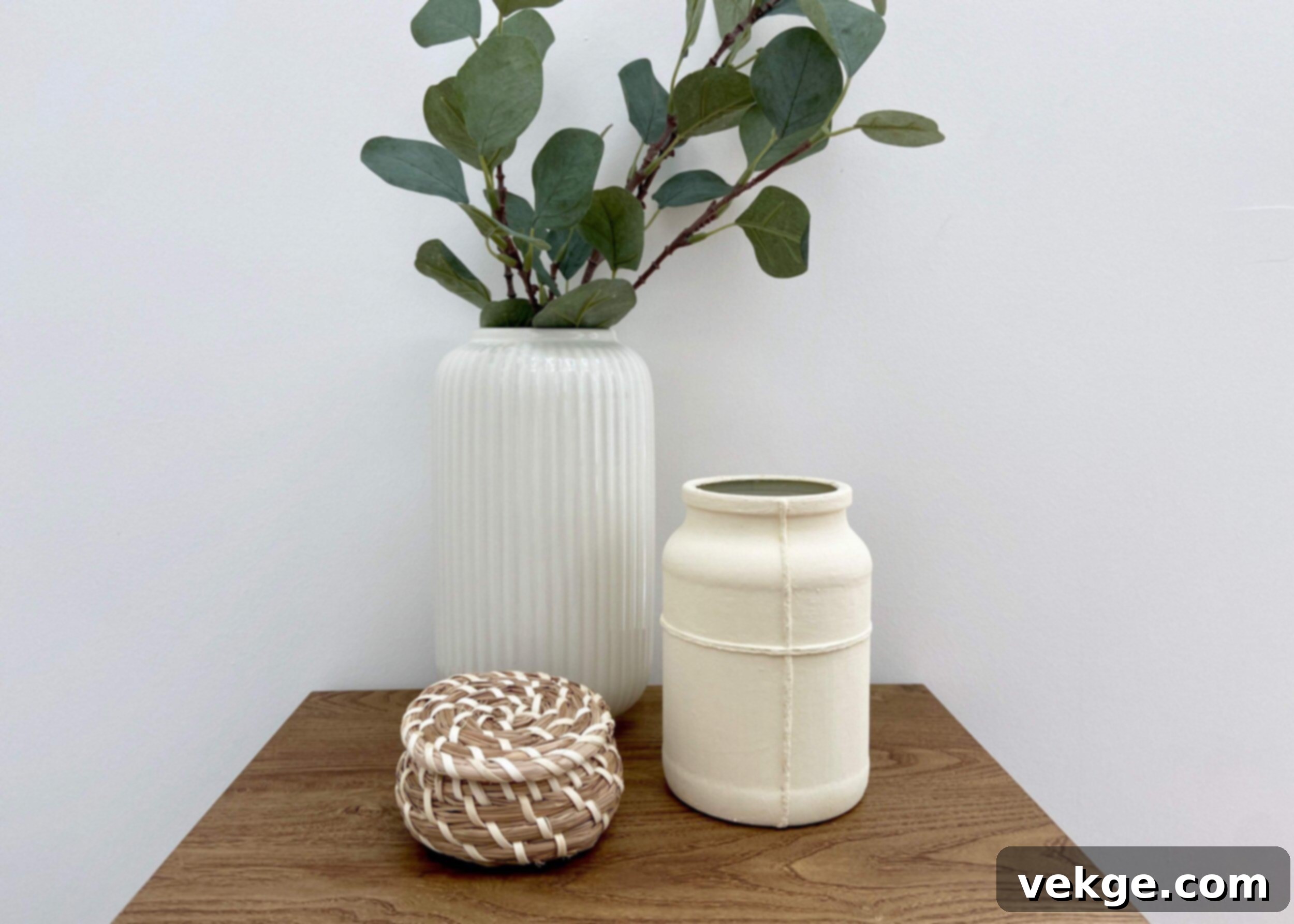 DIY Minimal Textured Vase with Caulk and Baking Powder