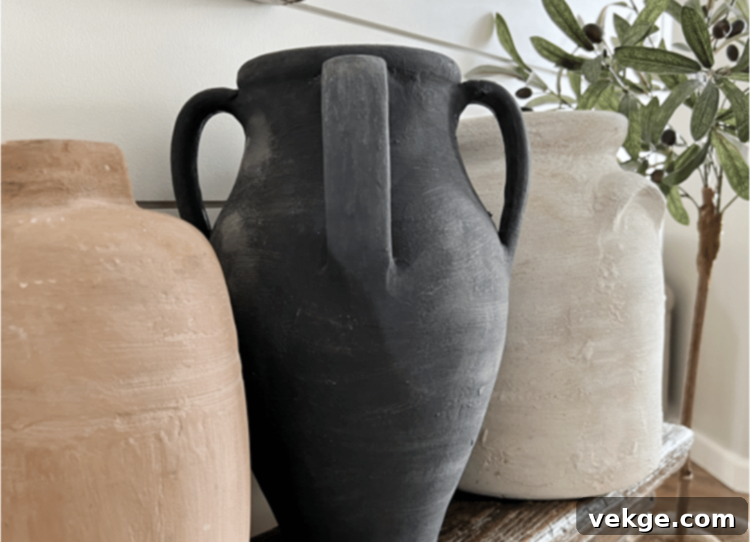 DIY Black Aged Pottery Vase with Chalk Paint and Plaster