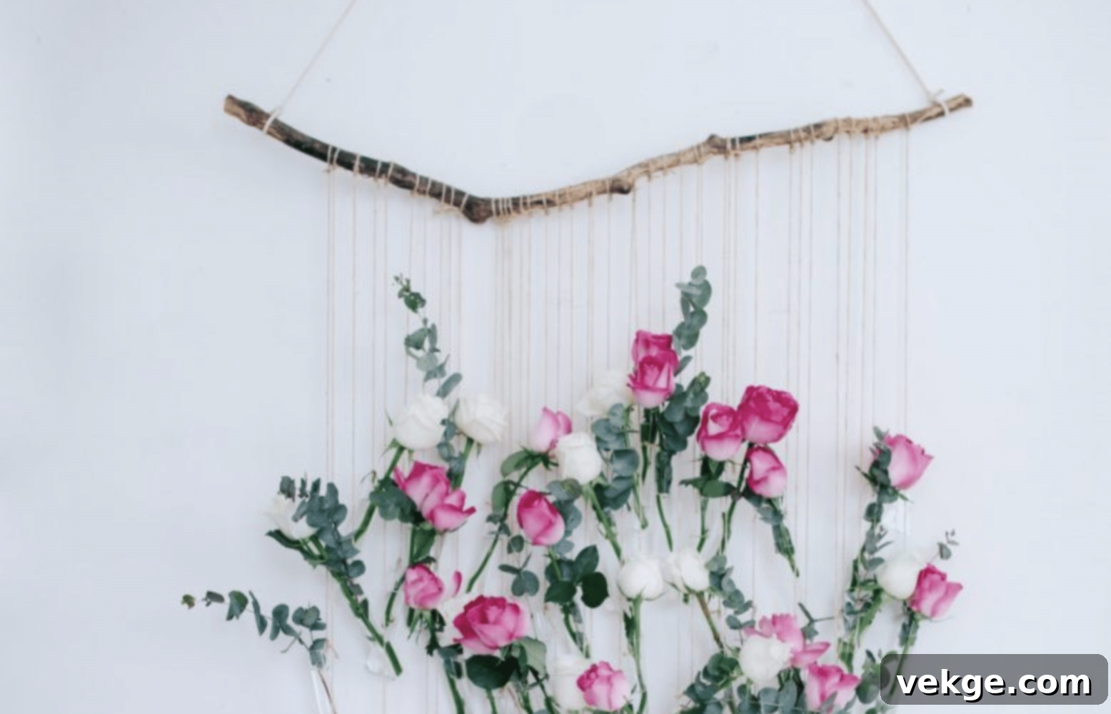 Floral_Vase_Wall_Hanging