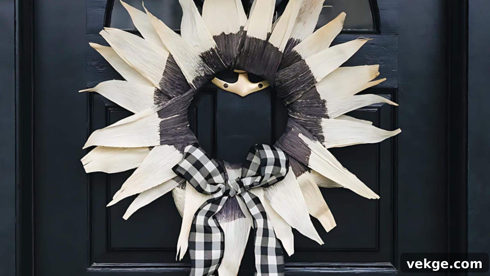 Dip-Dyed_Corn_Husk_Wreath_A_Bold_Autumn_Statement