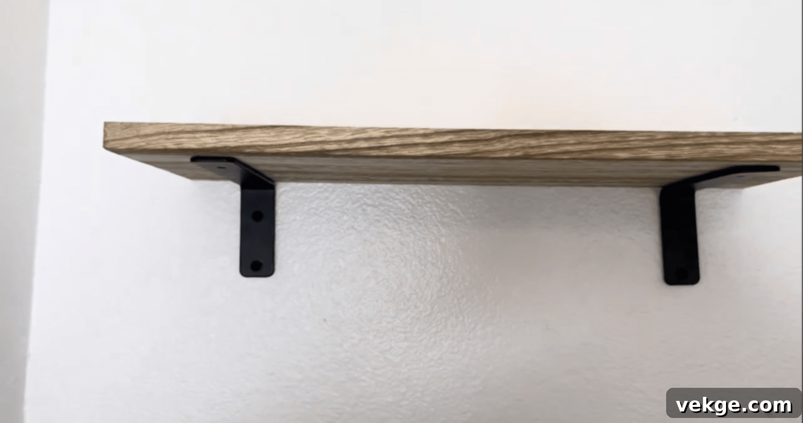 Step_4_Mount_the_Shelves