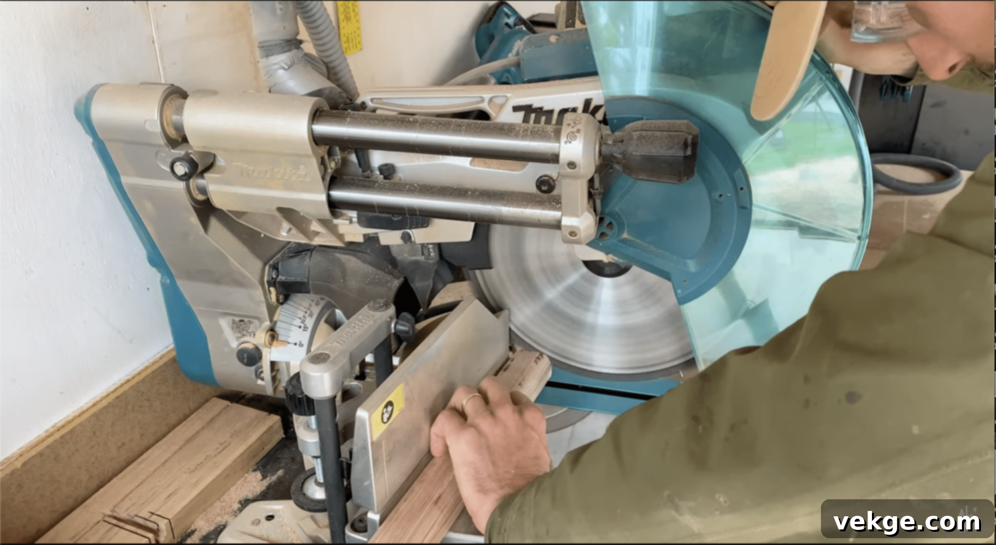 Step_2_Cutting_the_Side_Rails