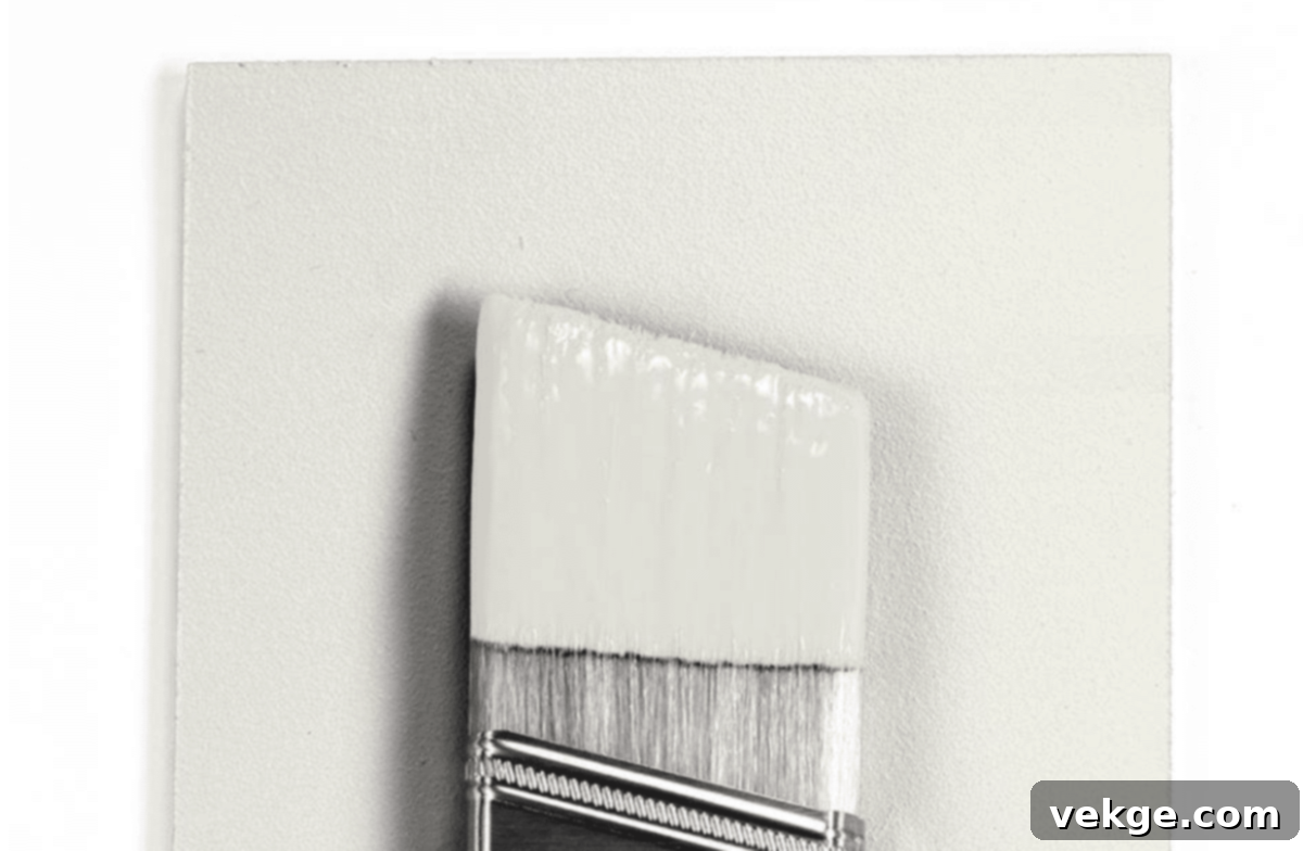 Benjamin Moore White Dove OC 17 - Warm, Soft White Paint for Trim and Baseboards