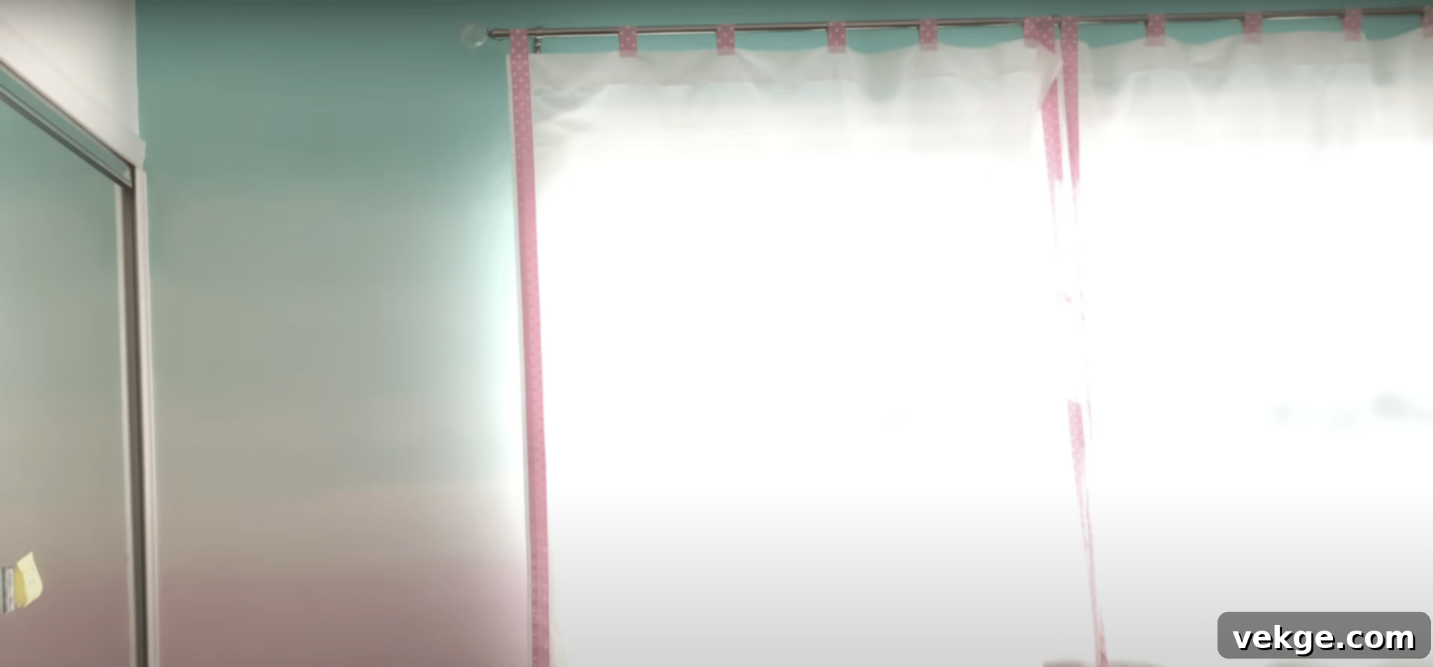 Are Ombre Walls Still in Style - Modern ombre wall with subtle grey and white transition