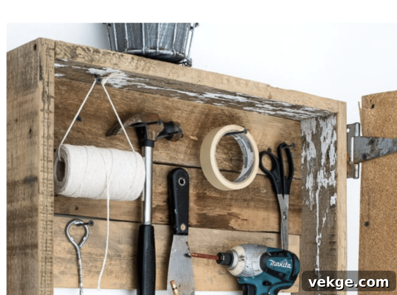 Attaching_the_Cabinet_to_the_Wall