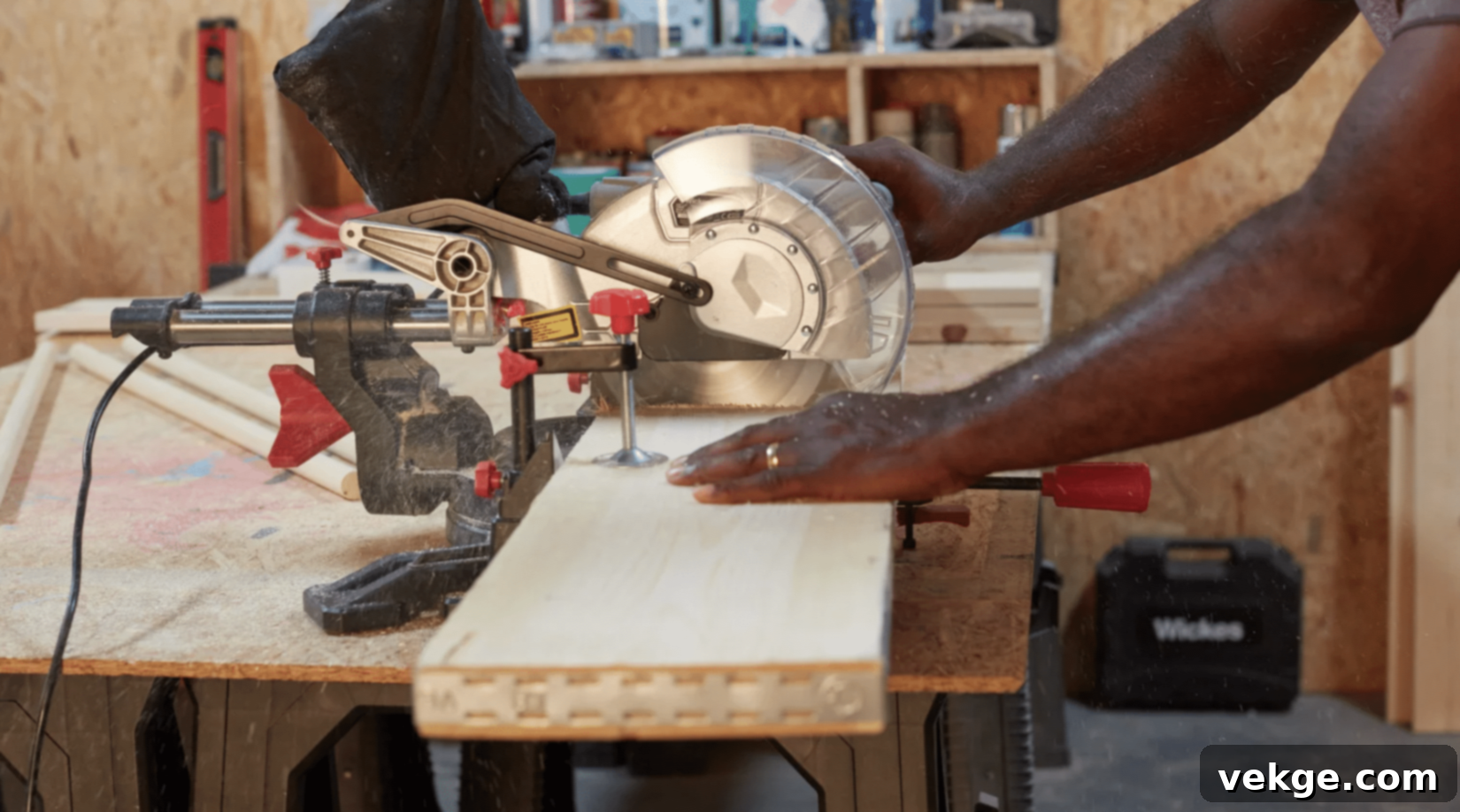 Prepare_and_Cut_Timber
