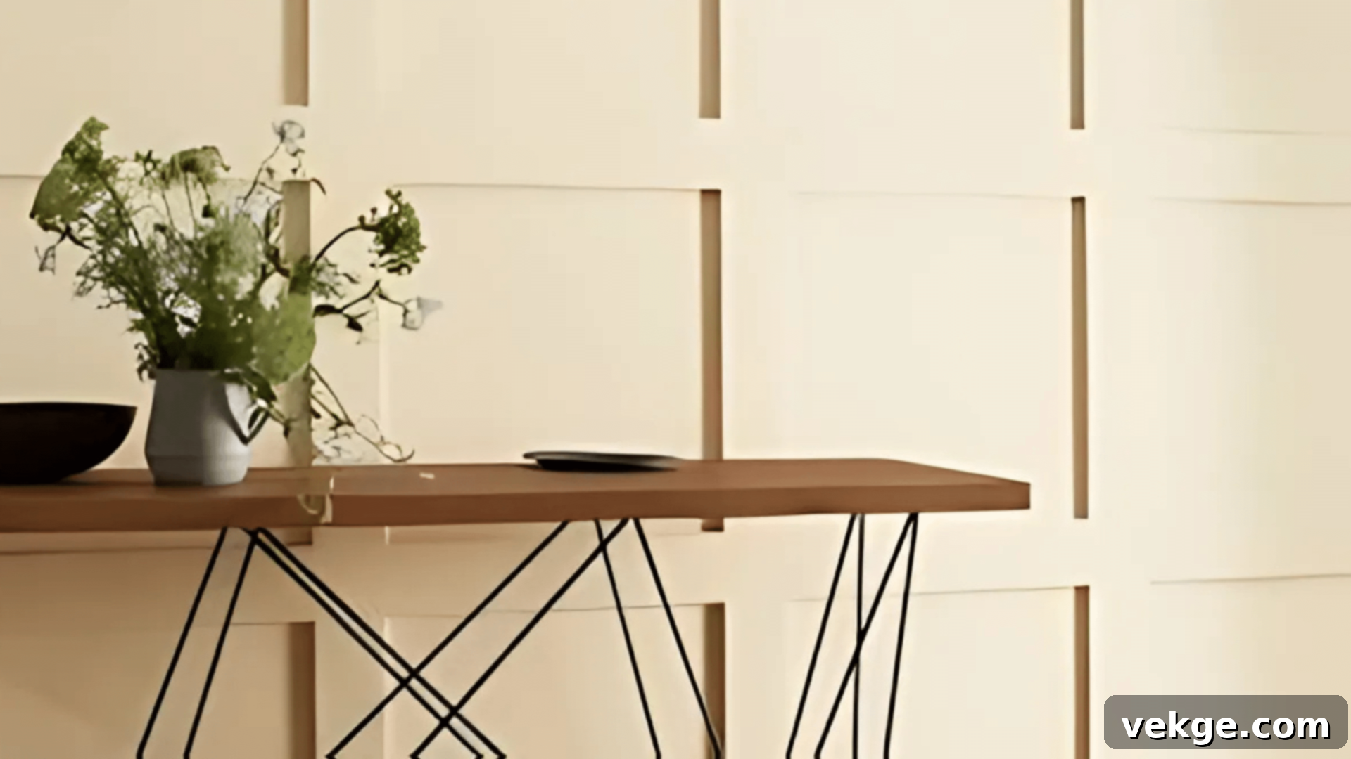 Benjamin Moore Opaline OC-33 paint color
