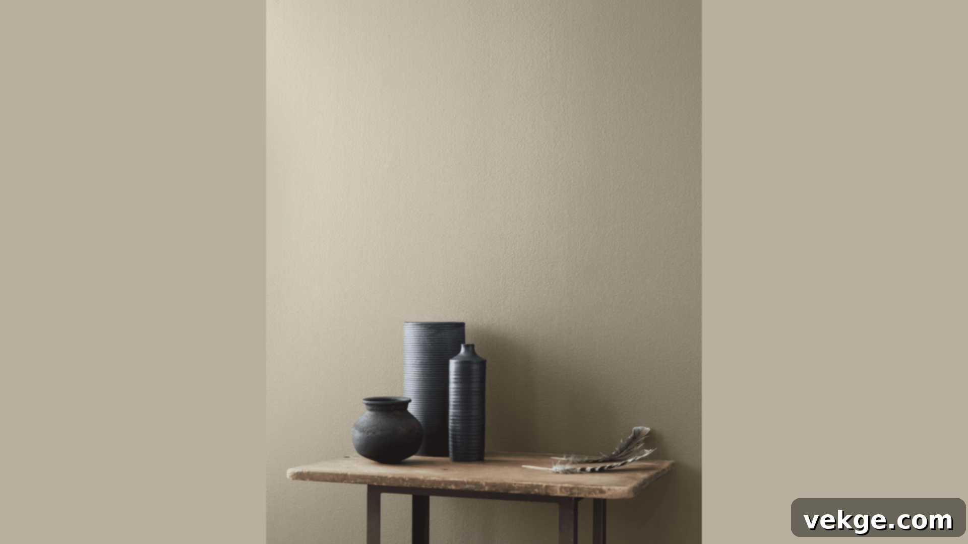 Benjamin Moore Pashmina AF-100 for mudroom design