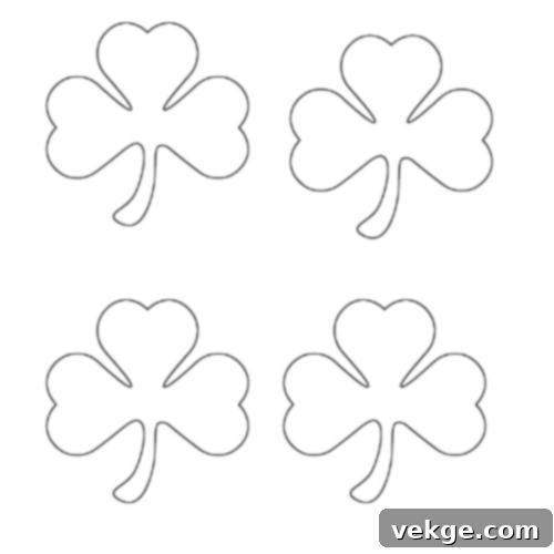 Small Classic Three-Leaf Shamrock Template