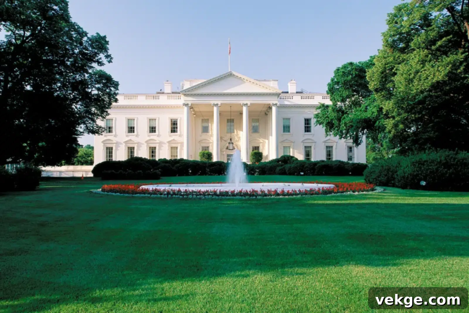 P-P-The_White_House_US