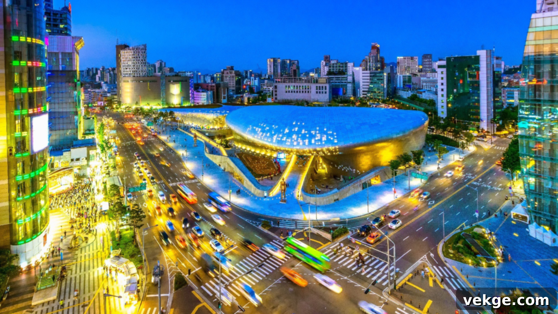 Dongdaemun Design Plaza (DDP), a major urban landmark in Seoul designed by Zaha Hadid, featuring futuristic architecture.