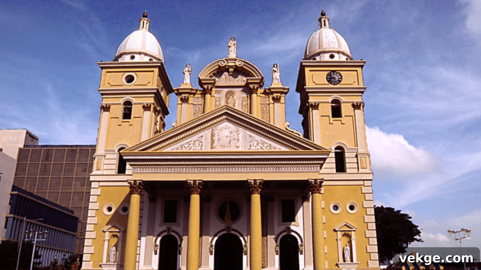 Basilica_de_Nuestra_Senora_de_Chiquinquira_Maracaibo