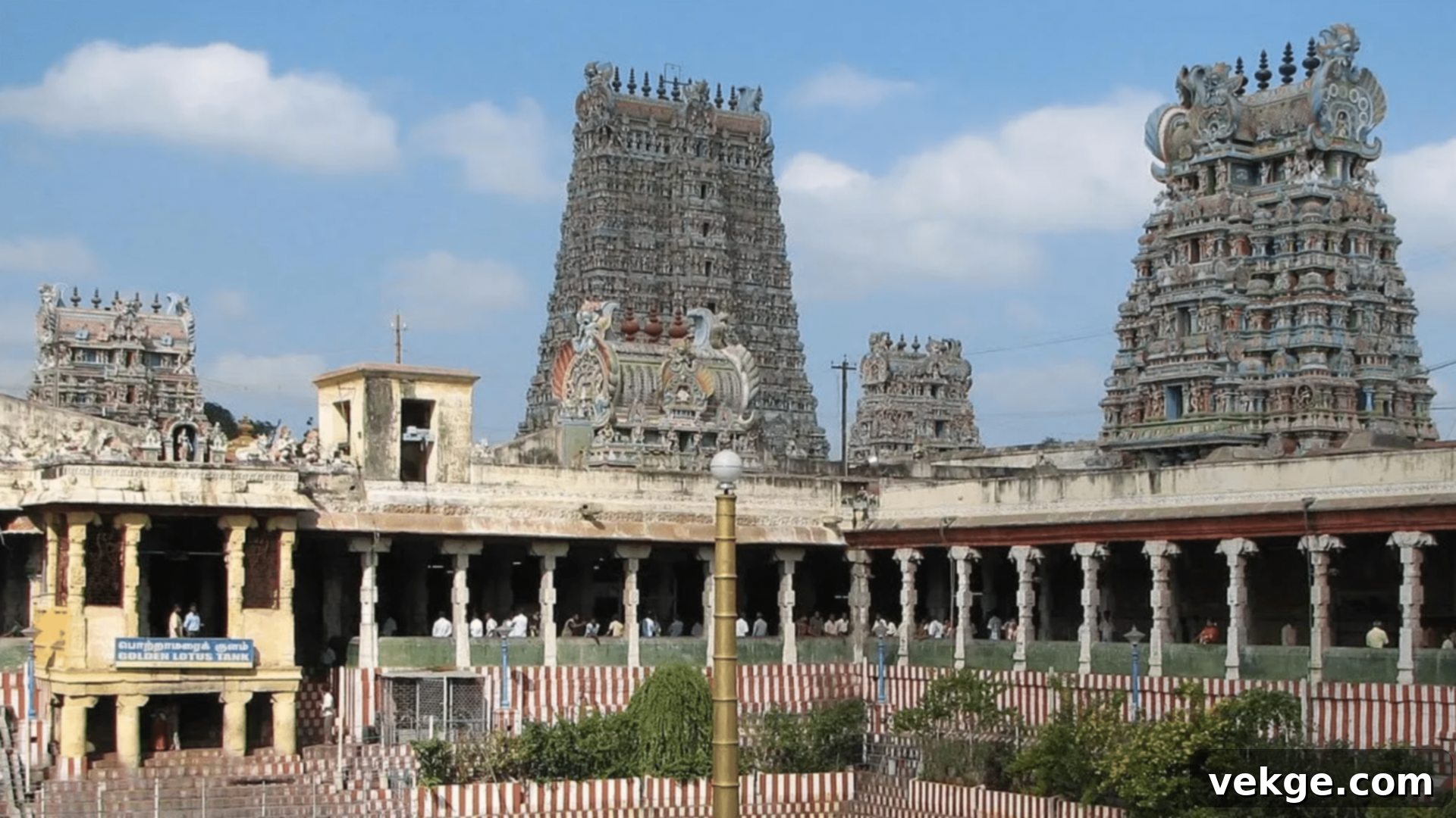 Meenakshi Temple Tamil Nadu, Colorful Dravidian Gopurams