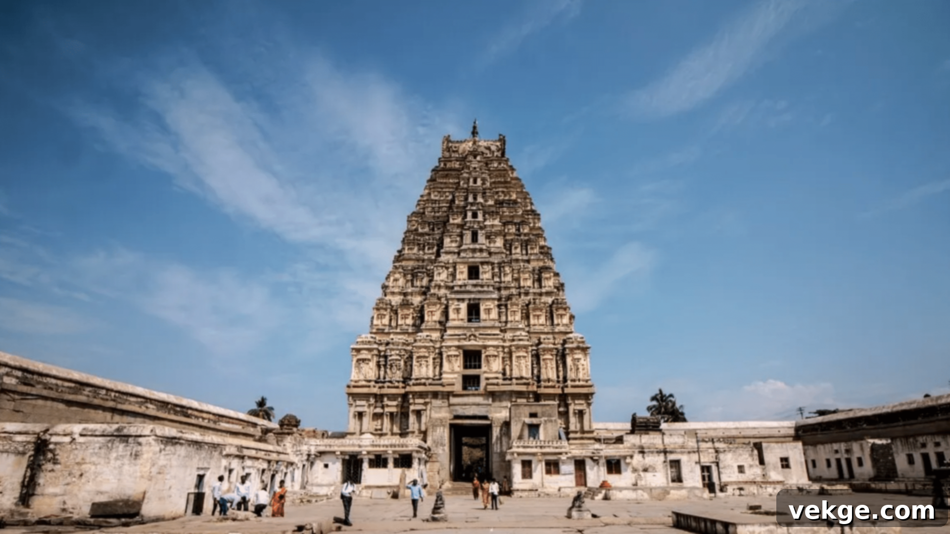 Virupaksha Temple Hampi, Oldest Functioning Temple in Hampi