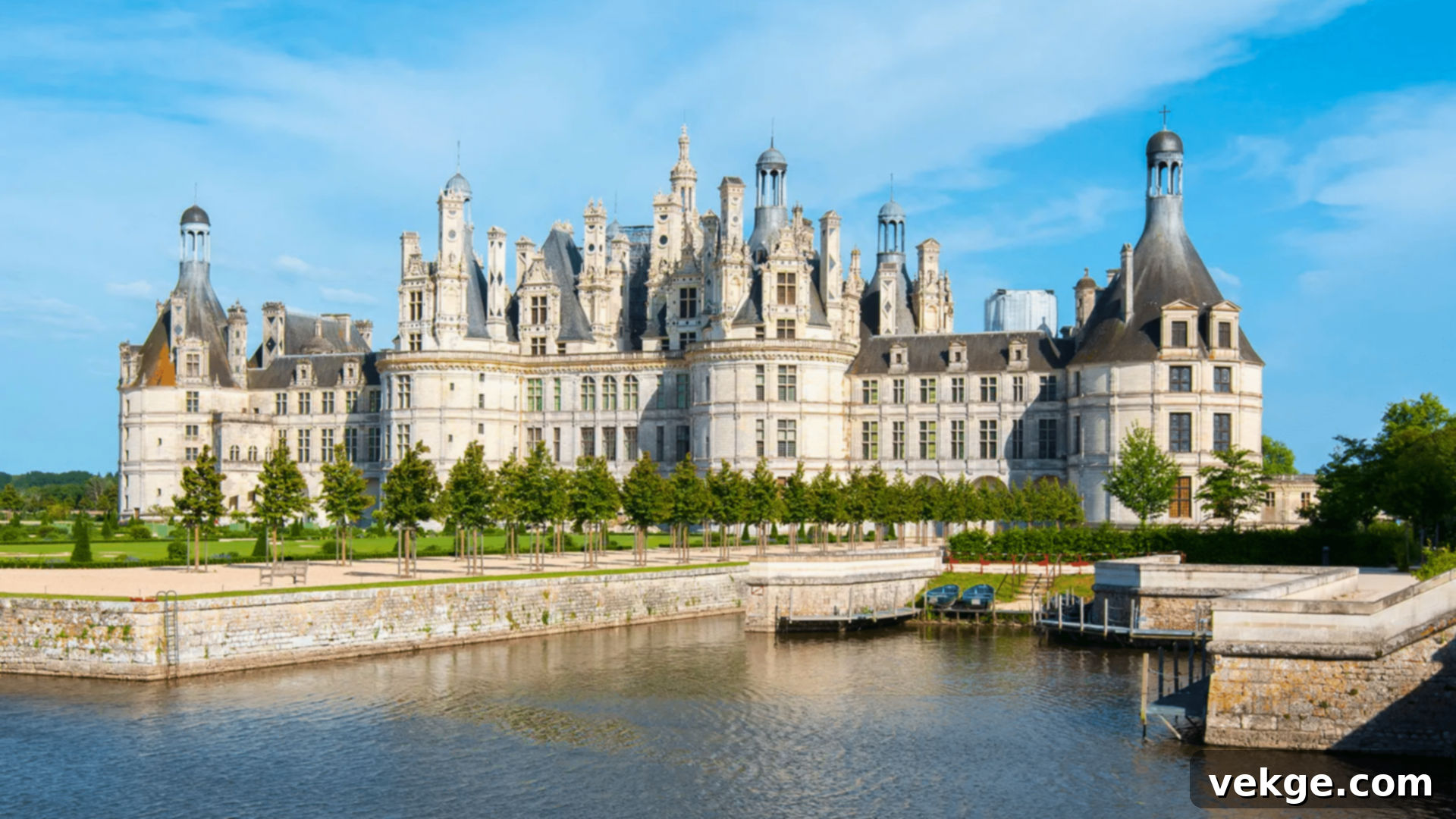 Château de Chambord, a grand French Renaissance castle with its distinctive turrets.