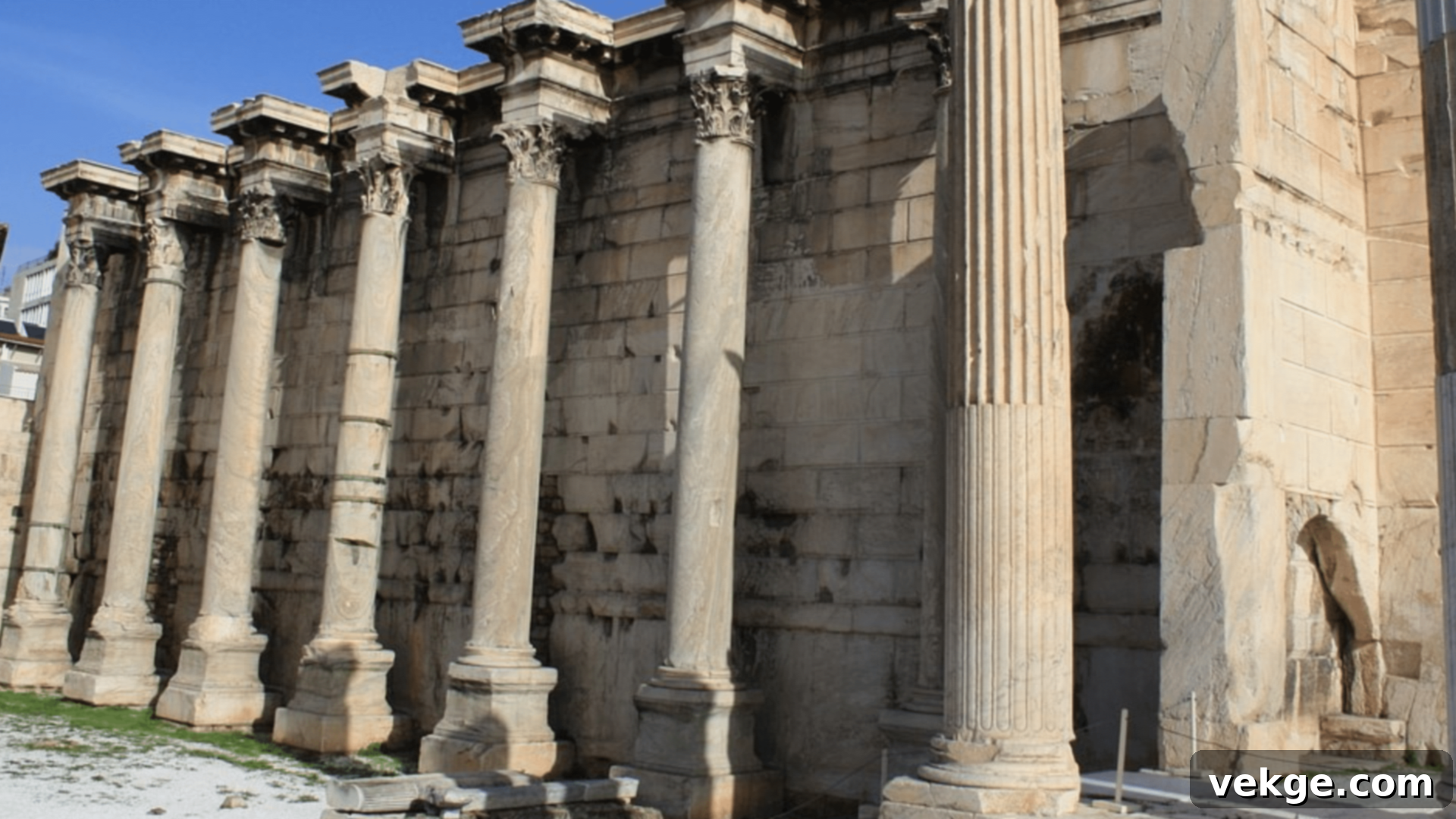 s-10_Hadrians_Library_in_Athens