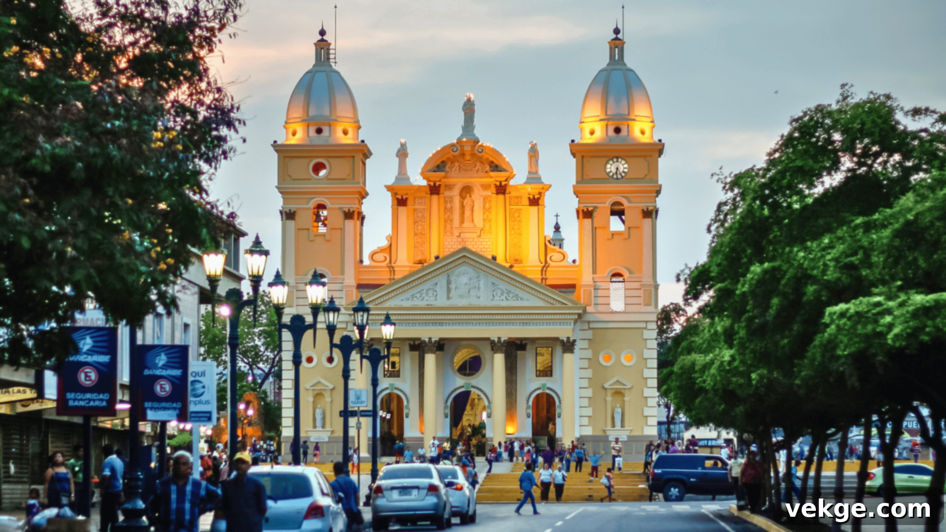 La_Basilica_de_Nuestra_Senora_de_Chiquinquira_y_Cristo_de_Aranza