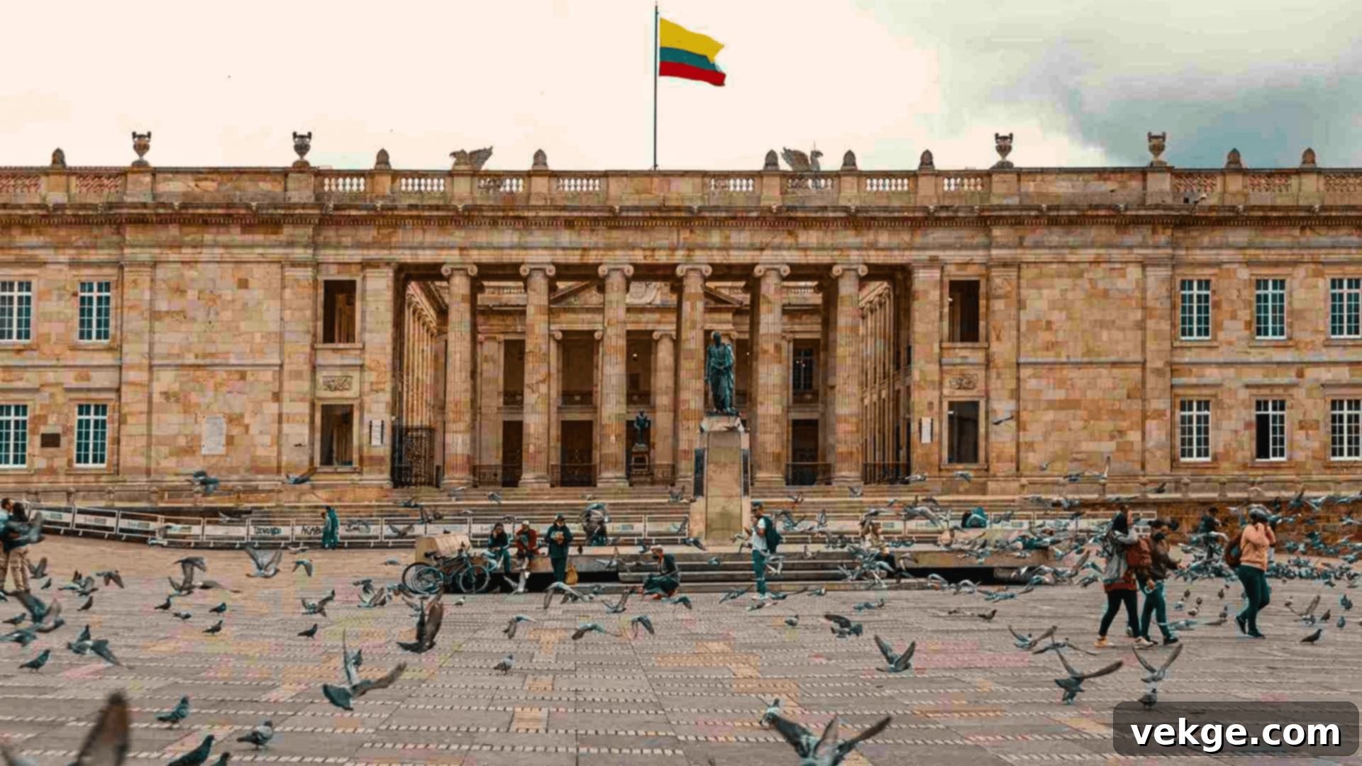 Bolivar_Square_Plaza_Bolivar