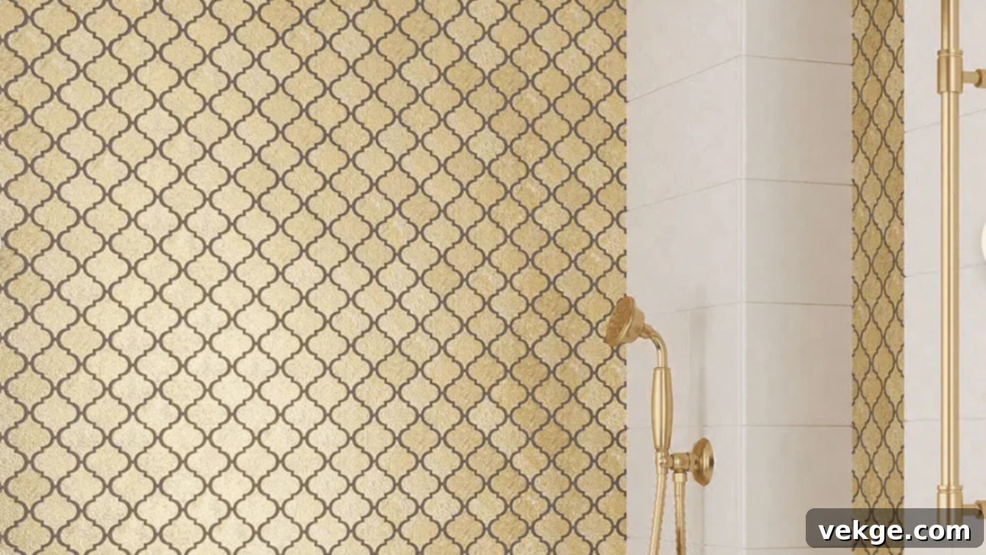 V-16_Arabesque_Pattern