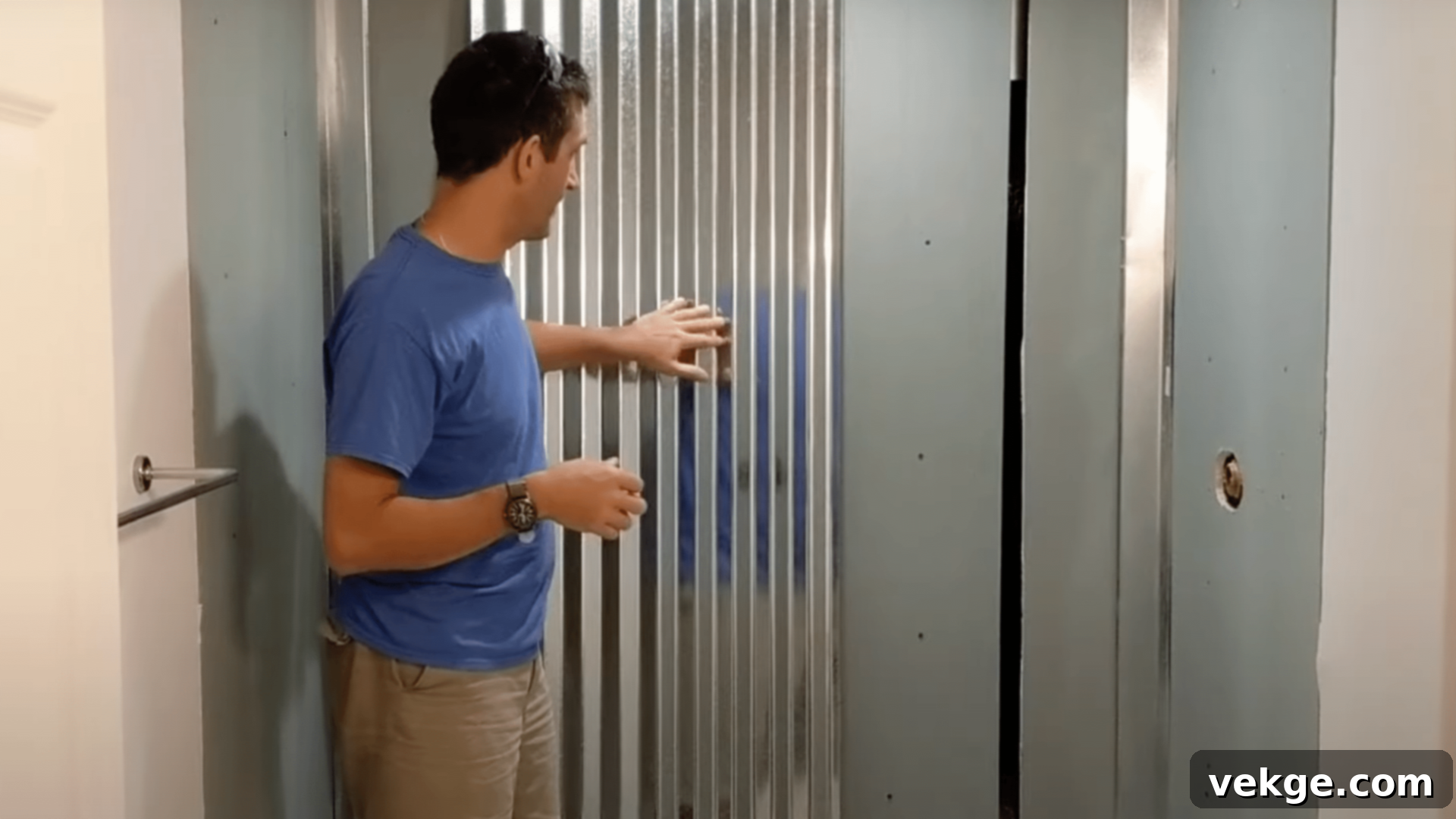 Step_4_Attach_the_Metal_Panels