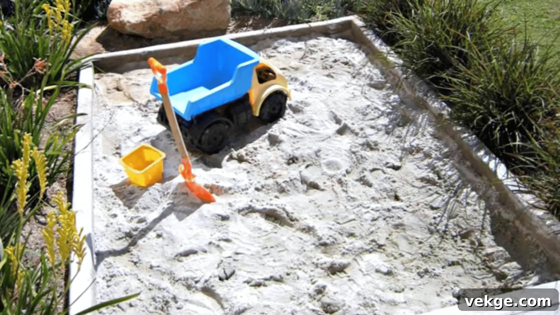 Compact Sandbox for Kids