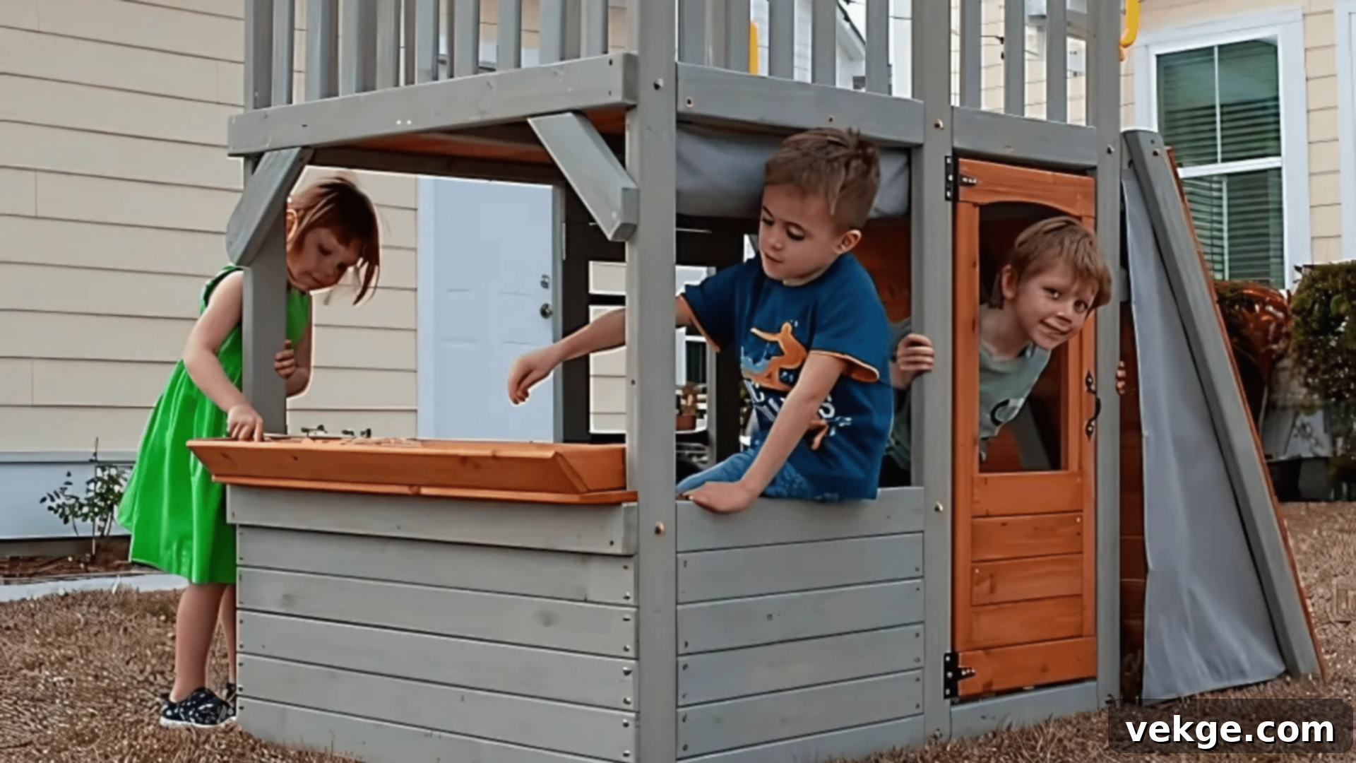 Compact Playhouse for Kids