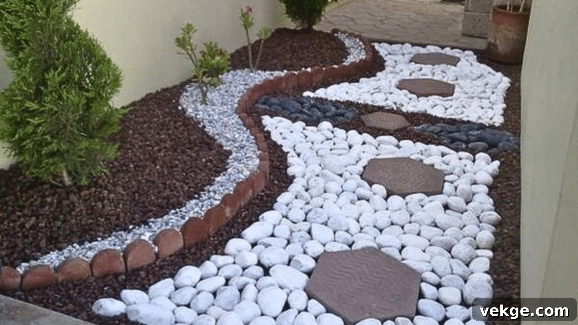 Decorative Stones for Backyard Pathways
