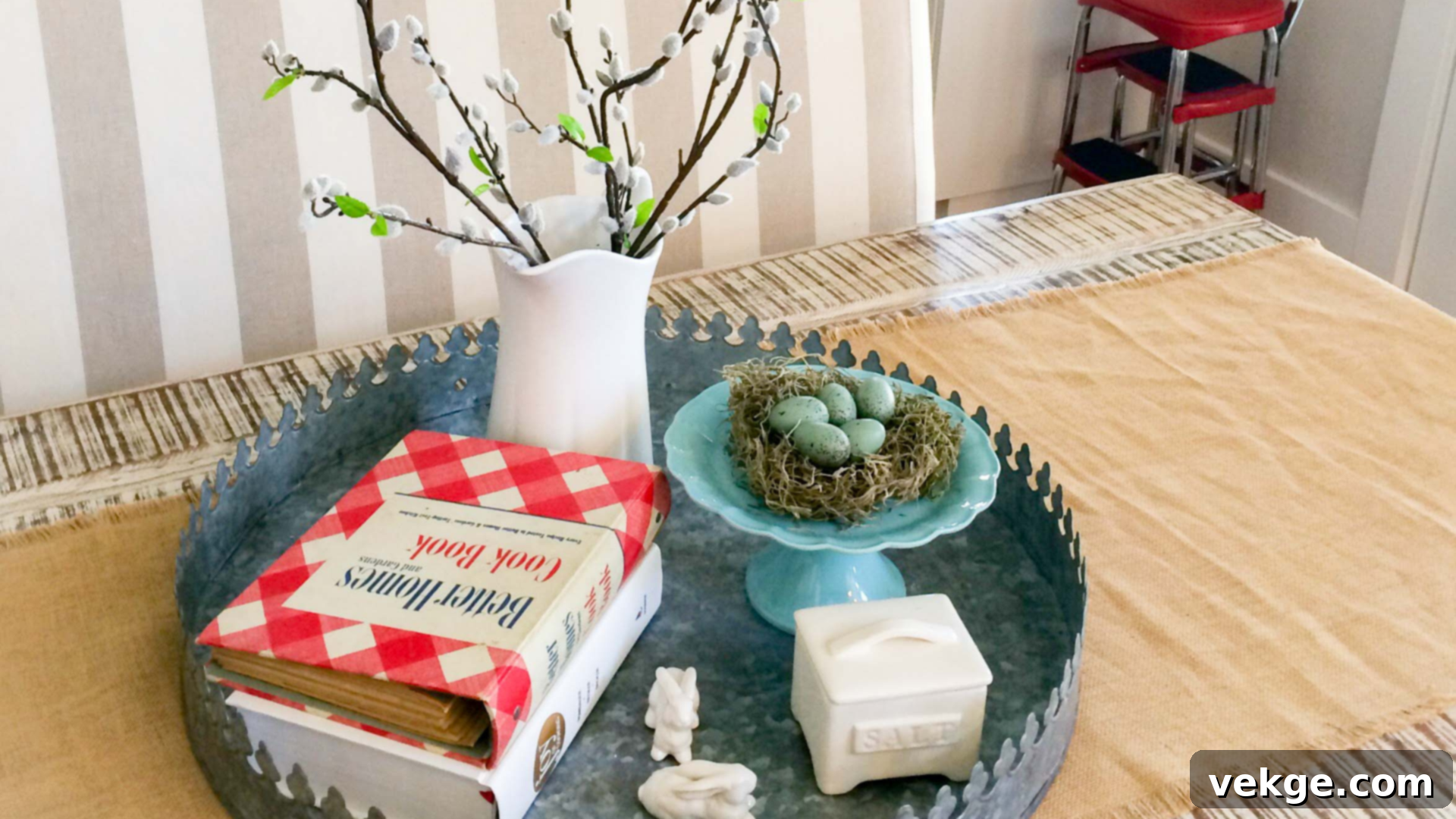 Books_and_Bud_Vase