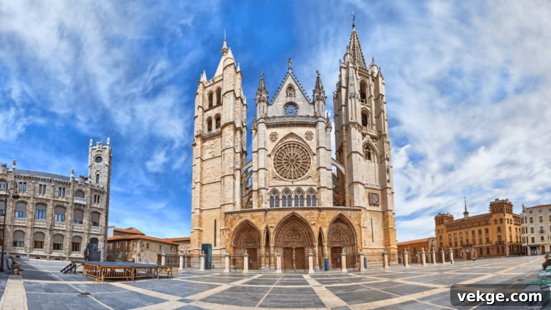 z-11_Leon_Cathedral_Leon