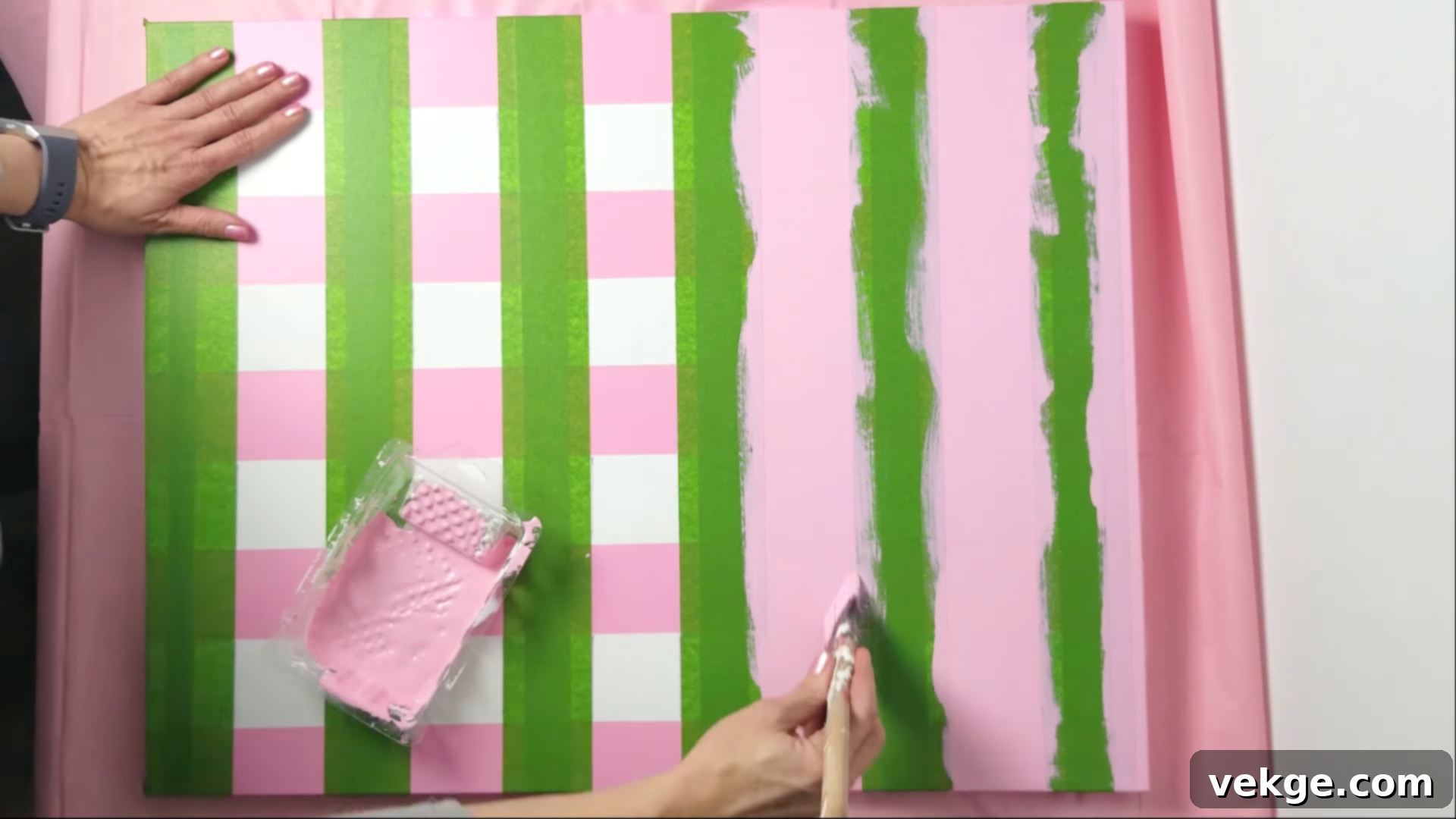 Step_3_Tape_and_Paint_the_Second_Stripes