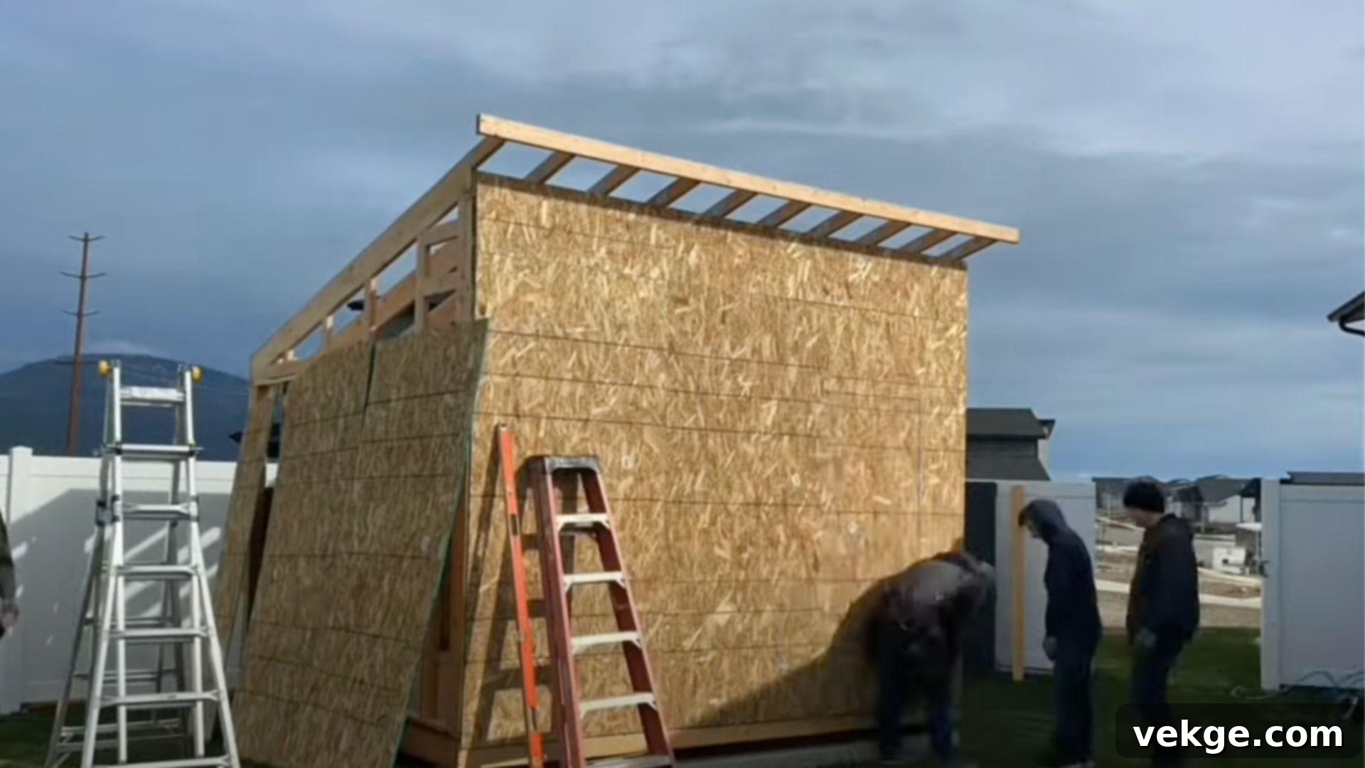 Step_4_Build_the_Roof_and_Add_Sheathing
