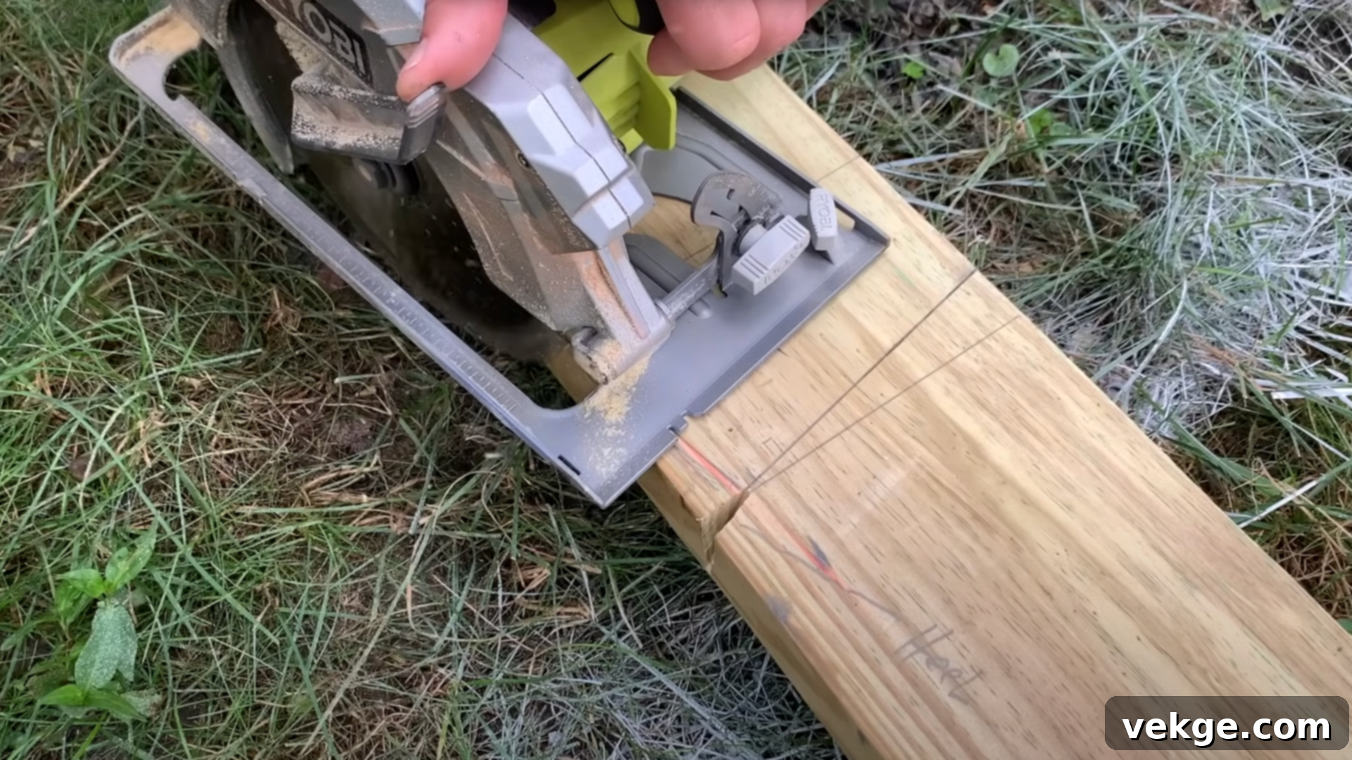 Step_2_Make_Birdsmouth_Cuts