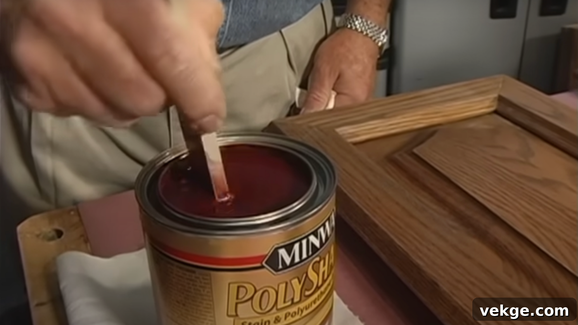 Properly prepare the stain and polyurethane mixture by stirring thoroughly for even application