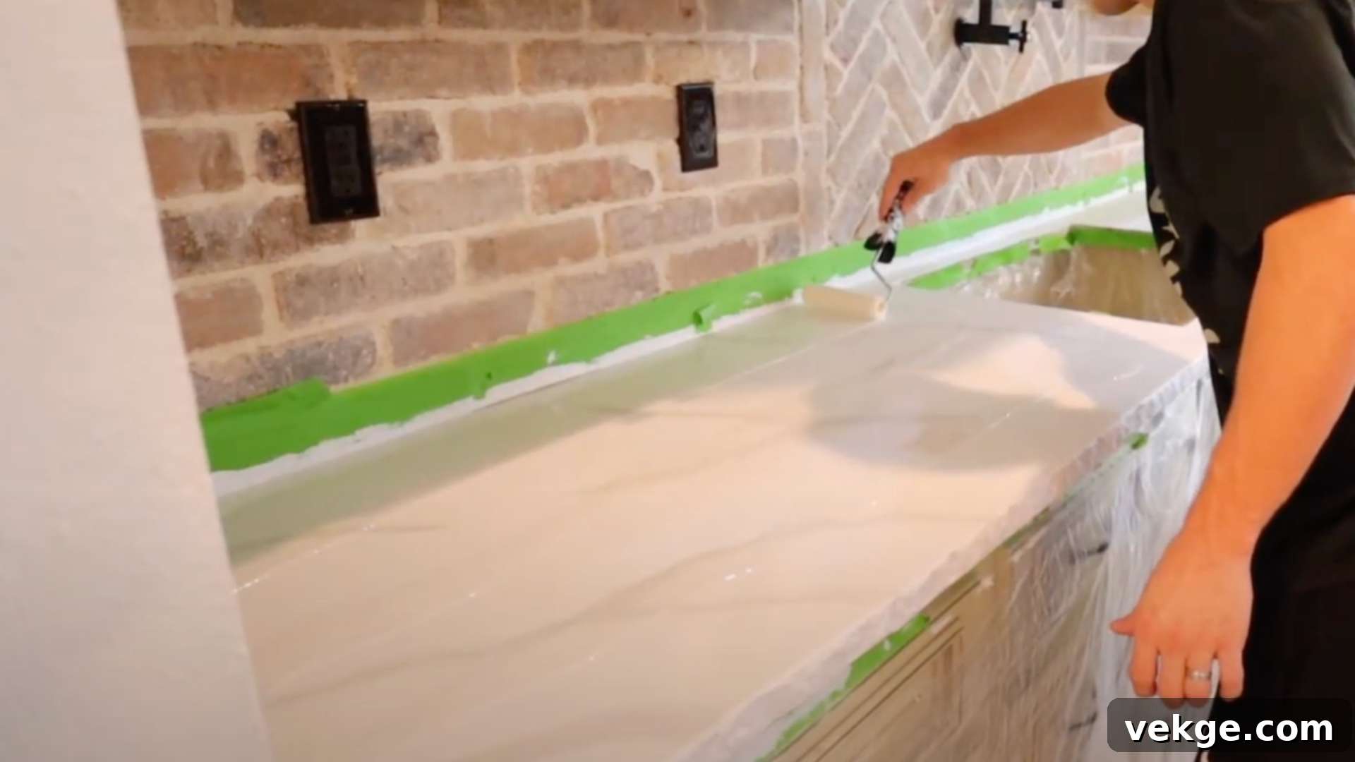 Apply Epoxy Resin