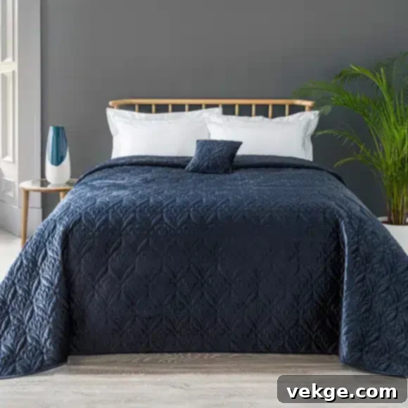 luxurious velvet bedspread for a glam bedroom