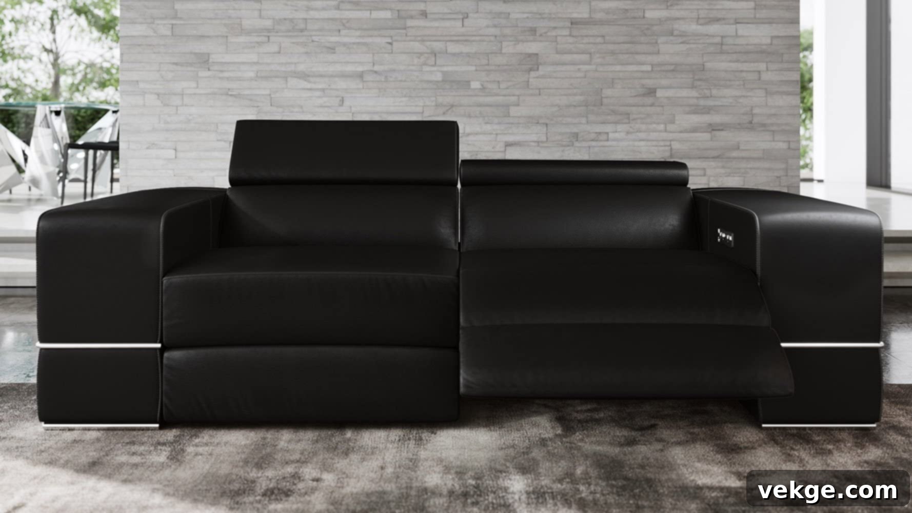 Luxor Recliner Sofa with smooth top-grain leather