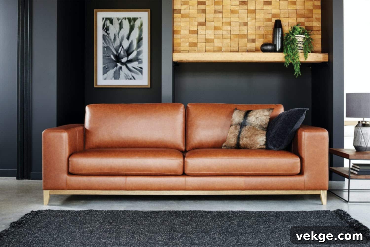 Luxurious Traditional Leather Sofa