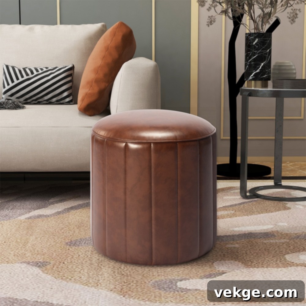 Leather is a very fall-appropriate material in living room