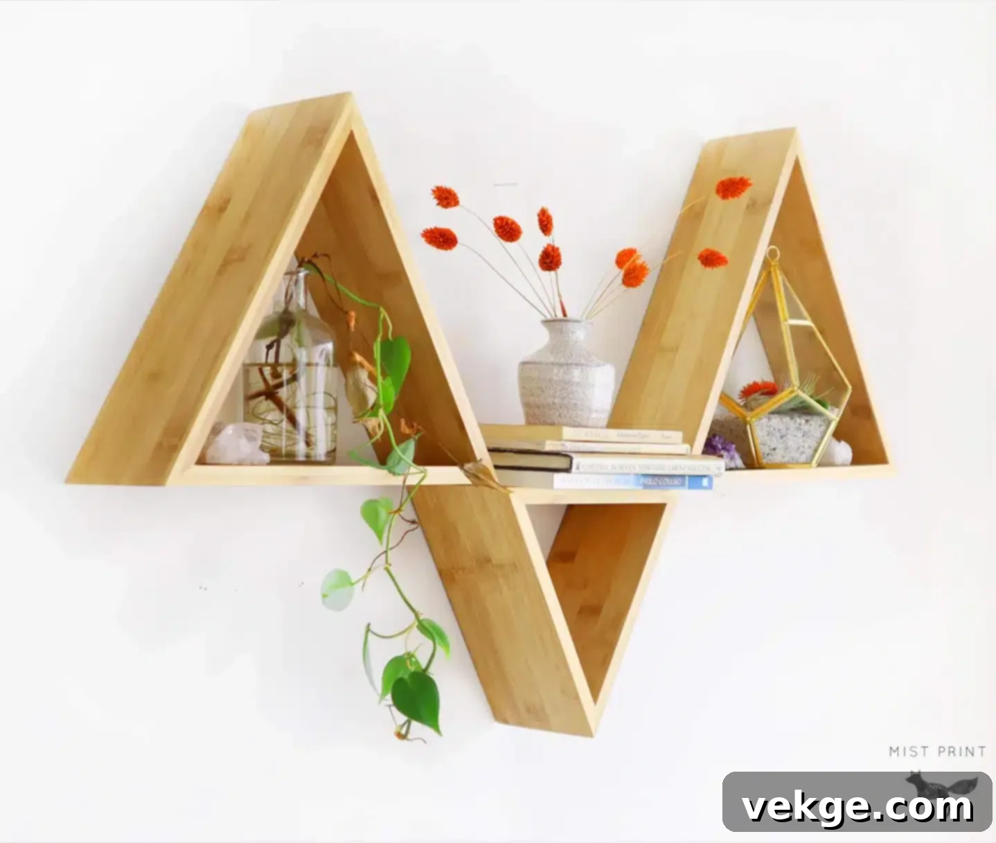 Urban Decor Bamboo Triangle Shelves with natural grain