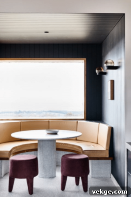 Curved Built-In Banquet