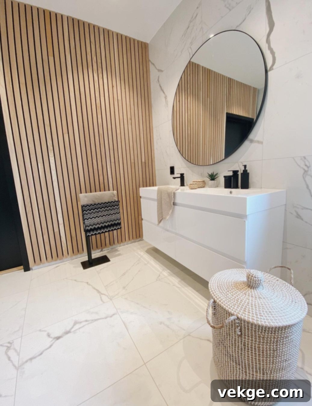 1 Scandinavian Bathroom Marble flooring