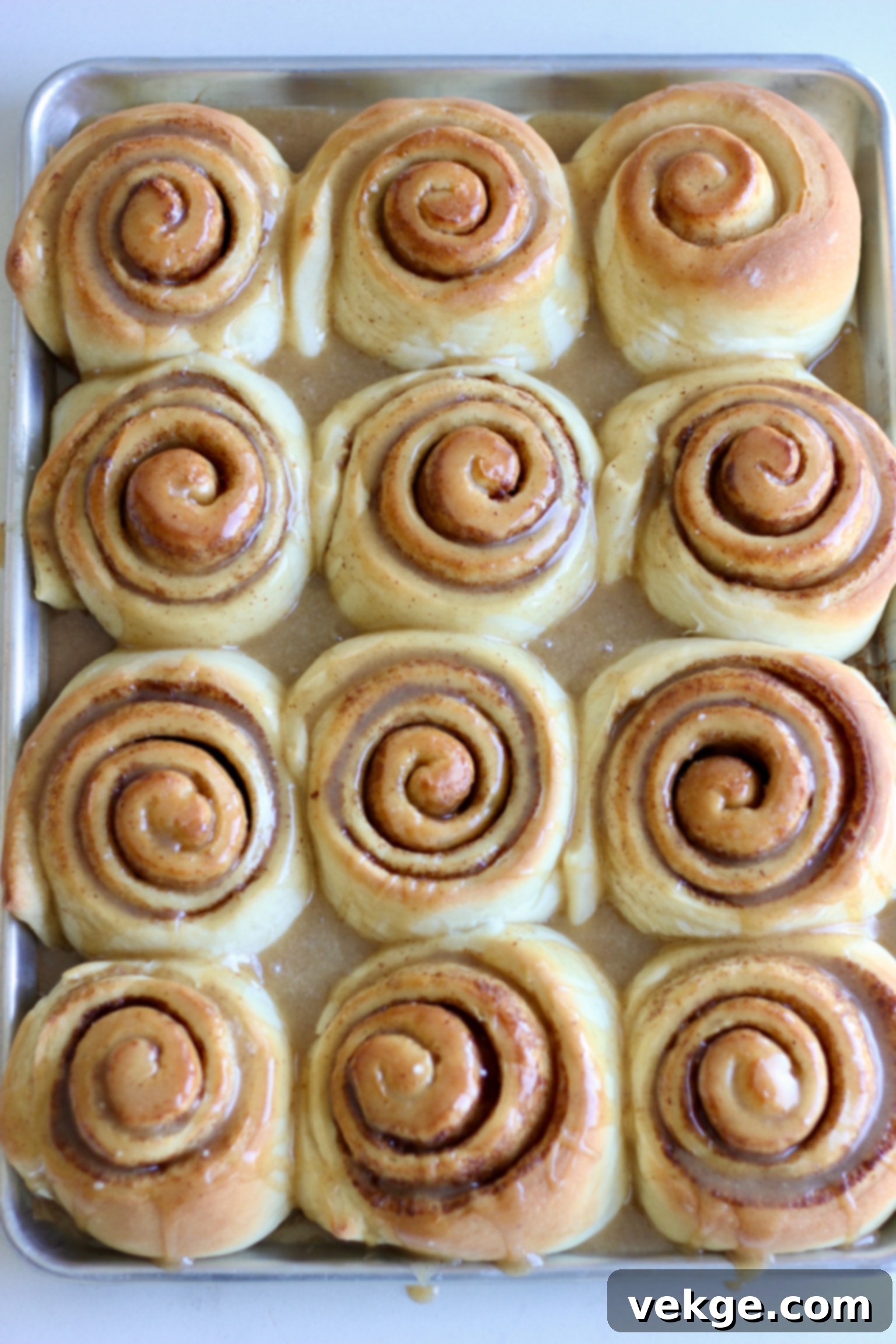 Giant Cinnamon Swirls with Golden Brown Butter Glaze 1 featured 10502